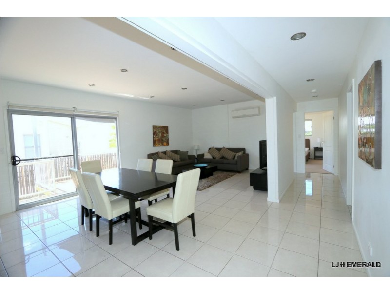 4 Lilly Close, Emerald QLD 4720