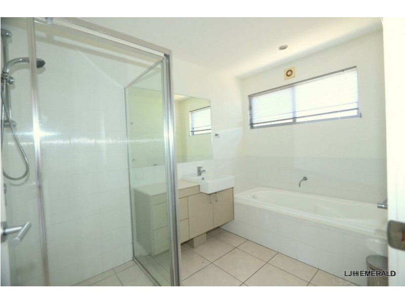 4 Lilly Close, Emerald QLD 4720