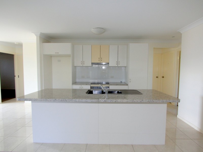 2 Mitchell Street, Emerald QLD 4720