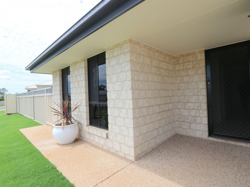 17 Berthun Street, Emerald QLD 4720