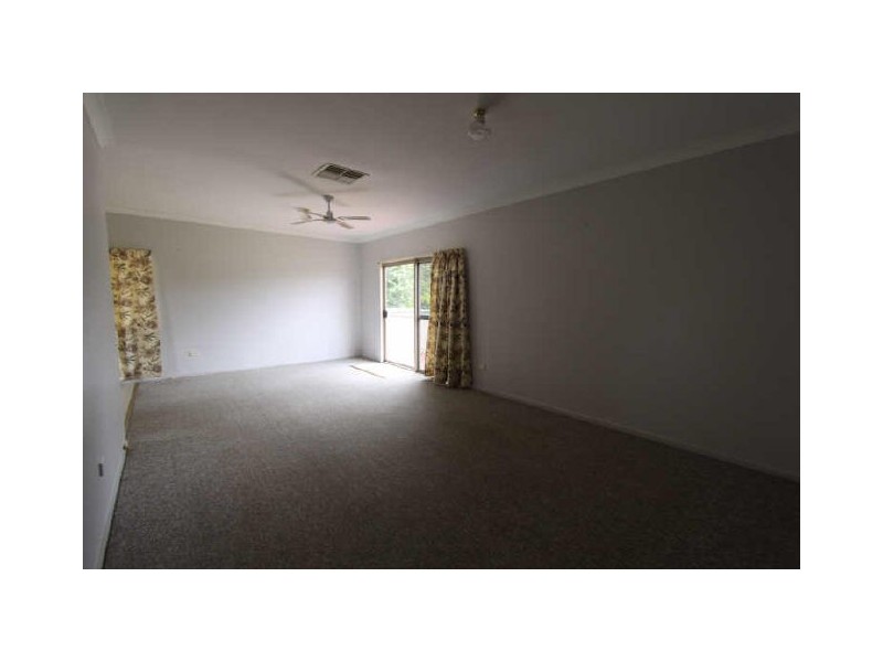 8 Ward Place, Emerald QLD 4720