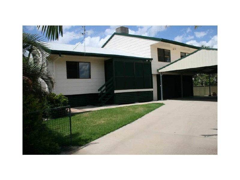 8 Ward Place, Emerald QLD 4720