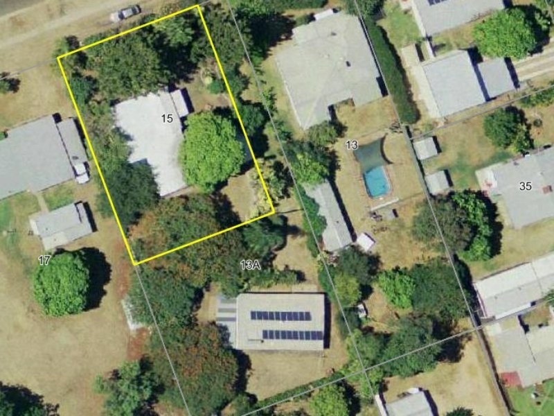 15 Brief Street, Emerald QLD 4720