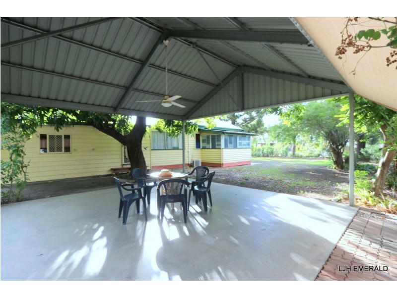 15 Brief Street, Emerald QLD 4720