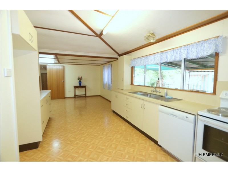 15 Brief Street, Emerald QLD 4720