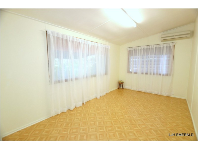 15 Brief Street, Emerald QLD 4720