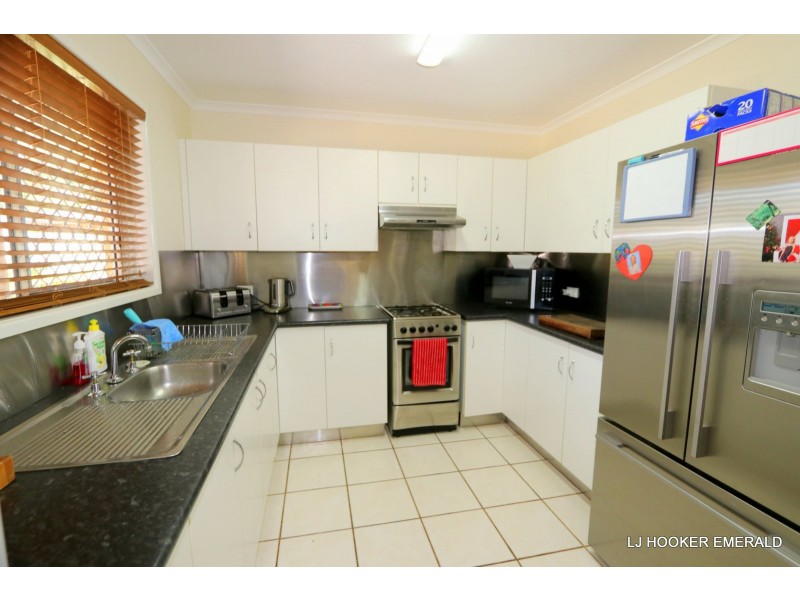 38 Barry Street, Emerald QLD 4720