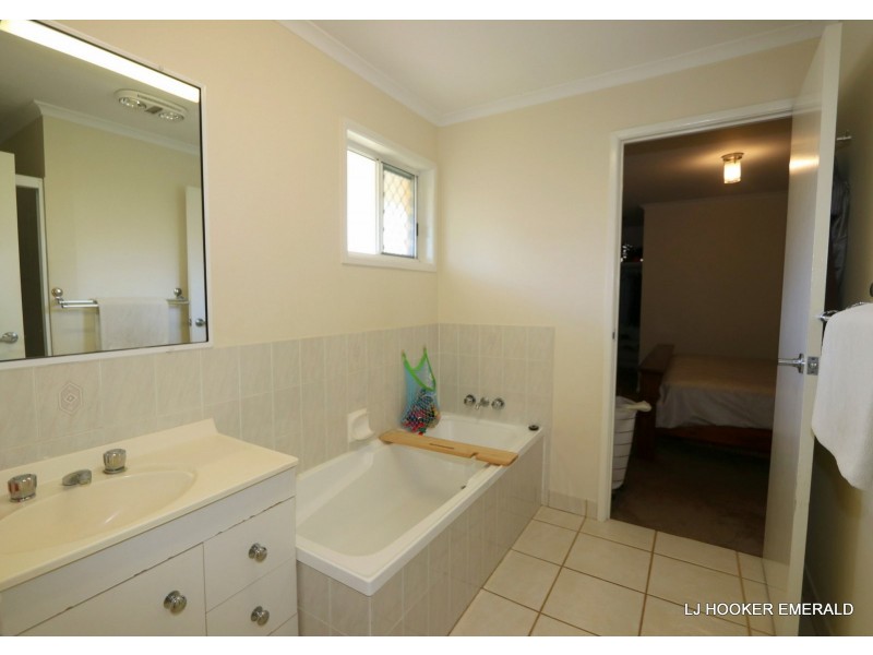 38 Barry Street, Emerald QLD 4720