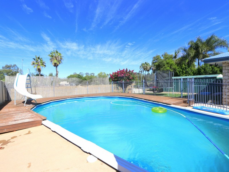 22 Crinum Crescent, Emerald QLD 4720