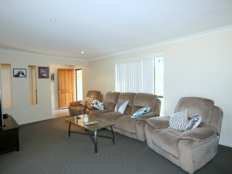 22 Crinum Crescent, Emerald QLD 4720