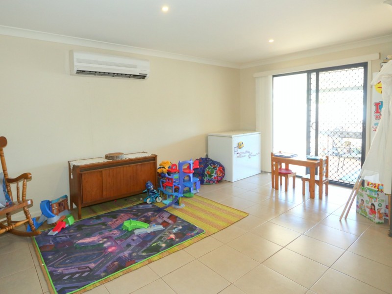 22 Crinum Crescent, Emerald QLD 4720