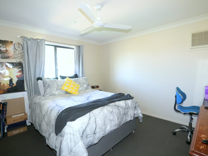 22 Crinum Crescent, Emerald QLD 4720