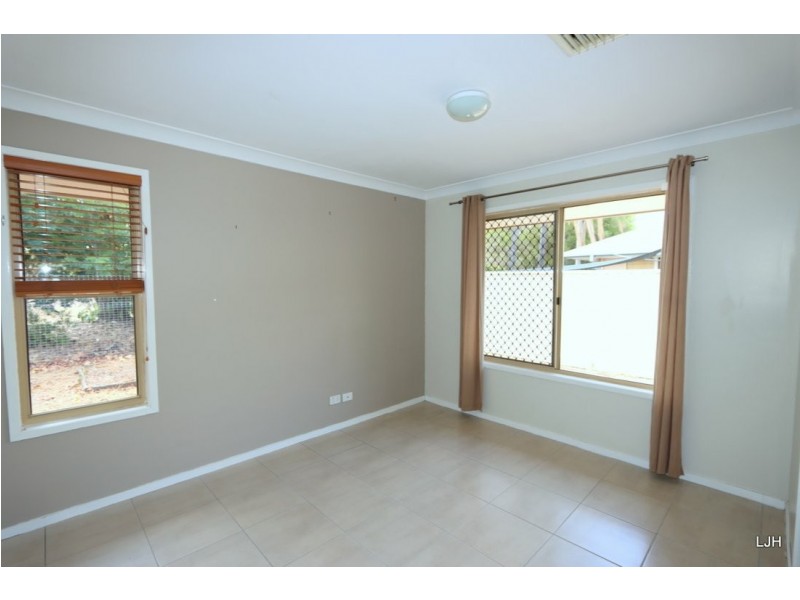 10 Peggy Court, Emerald QLD 4720