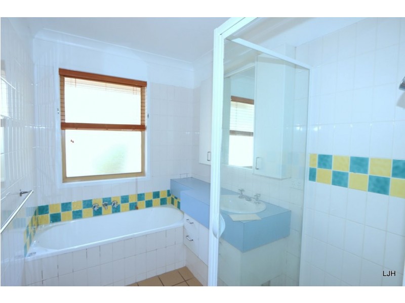 10 Peggy Court, Emerald QLD 4720