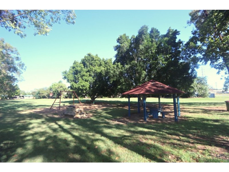 10 Peggy Court, Emerald QLD 4720