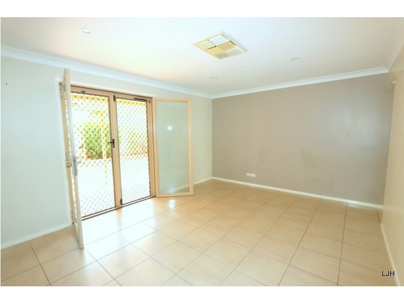 10 Peggy Court, Emerald QLD 4720