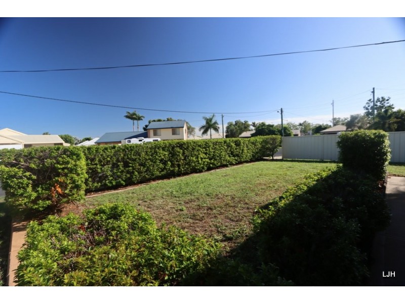 10 Peggy Court, Emerald QLD 4720