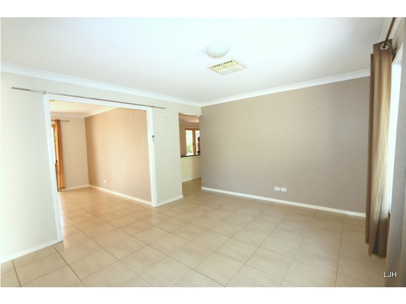 10 Peggy Court, Emerald QLD 4720