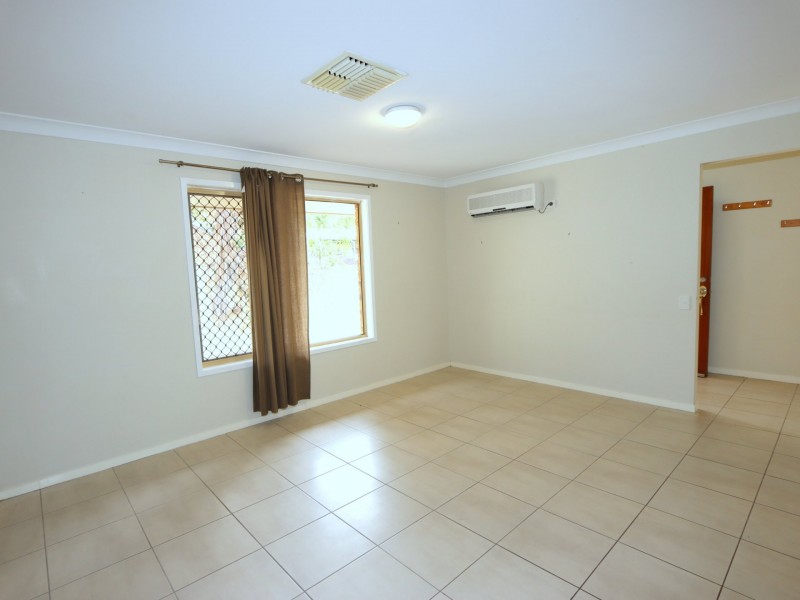 10 Peggy Court, Emerald QLD 4720