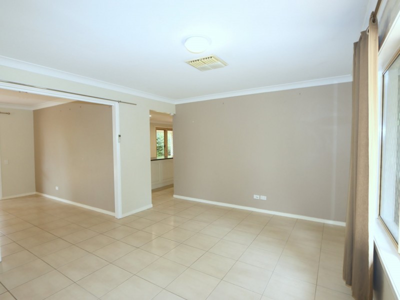 10 Peggy Court, Emerald QLD 4720