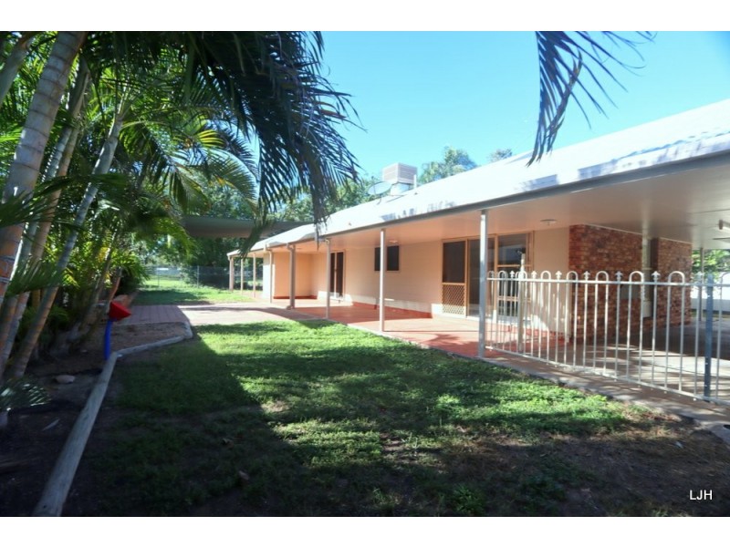 10 Peggy Court, Emerald QLD 4720