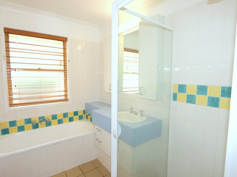 10 Peggy Court, Emerald QLD 4720