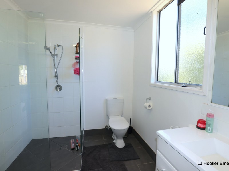 6 Cunningham Dr, Emerald QLD 4720