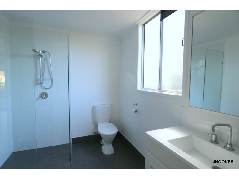 6 Cunningham Dr, Emerald QLD 4720
