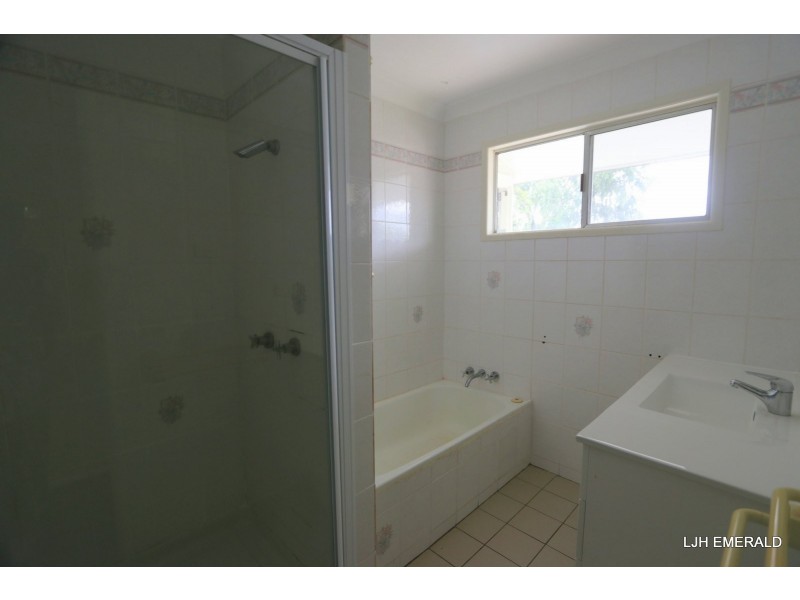 4 Garnet Street, Emerald QLD 4720