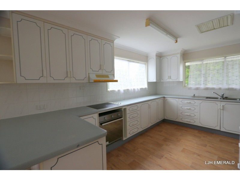 4 Garnet Street, Emerald QLD 4720