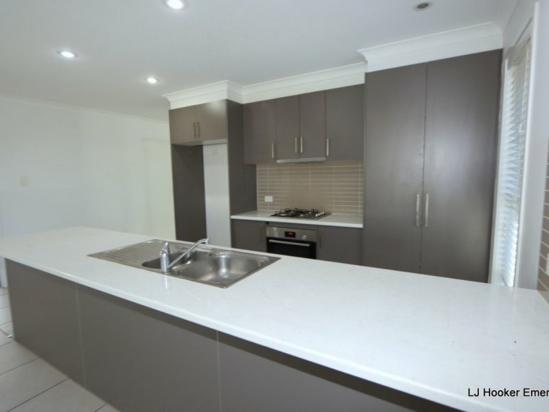 14 Easton Street, Emerald QLD 4720