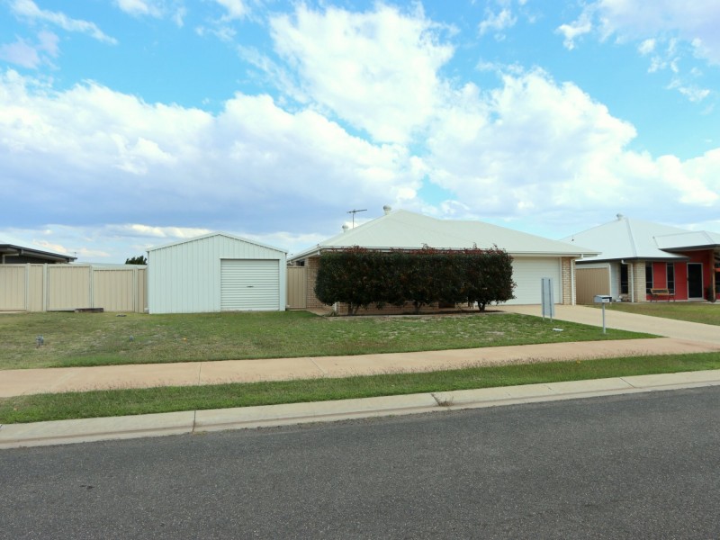 14 Easton Street, Emerald QLD 4720