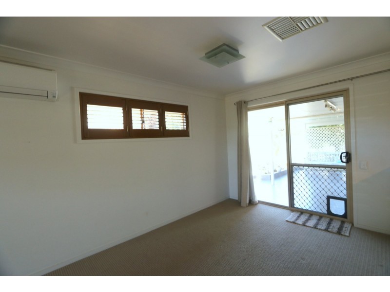 2b Sharlyn Crescent, Emerald QLD 4720