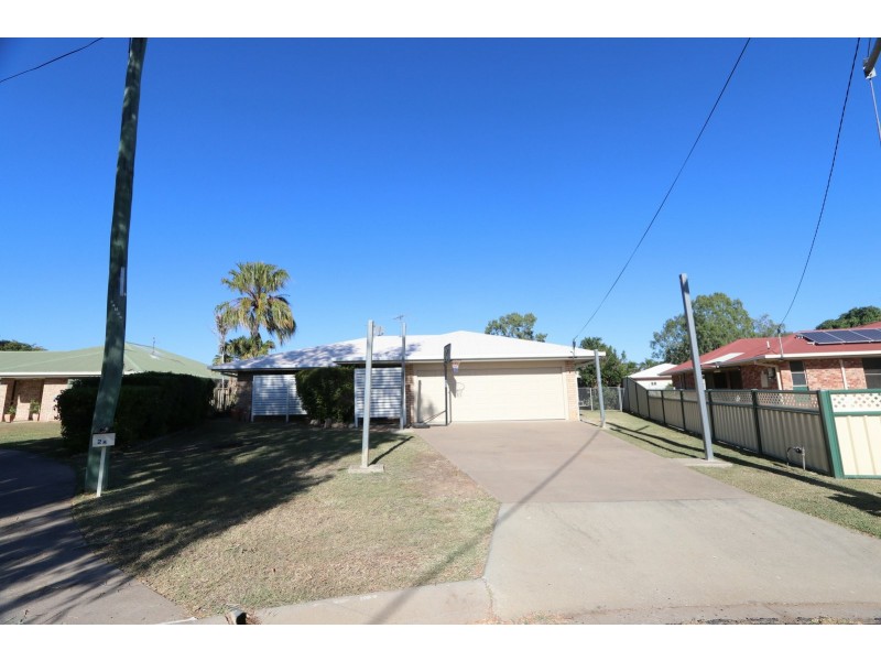 2b Sharlyn Crescent, Emerald QLD 4720