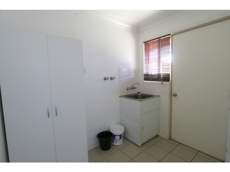 2b Sharlyn Crescent, Emerald QLD 4720
