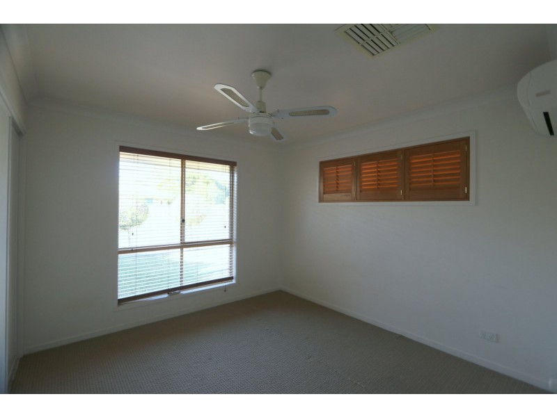 2b Sharlyn Crescent, Emerald QLD 4720