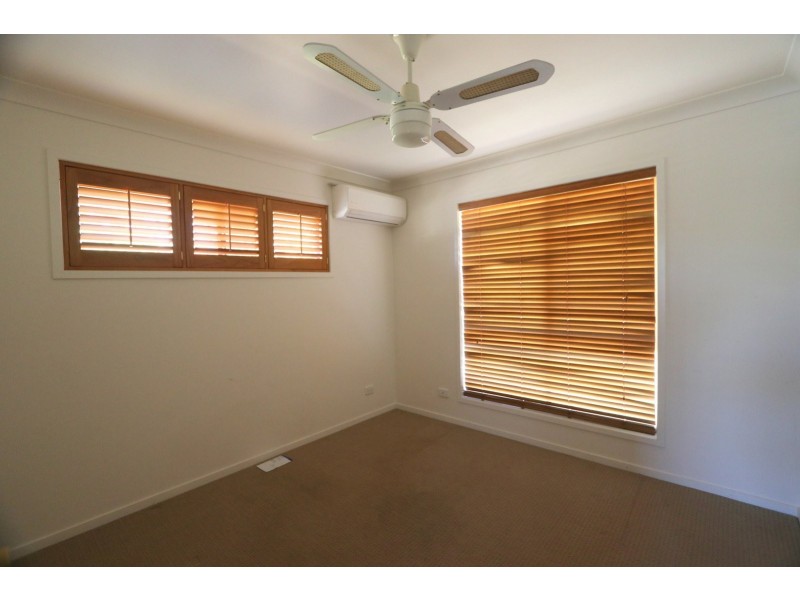 2b Sharlyn Crescent, Emerald QLD 4720
