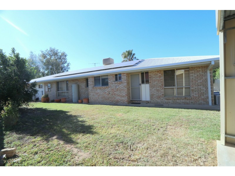 2b Sharlyn Crescent, Emerald QLD 4720