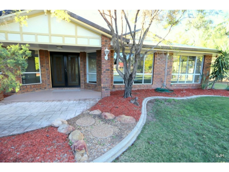 12 Cunningham Drive, Emerald QLD 4720