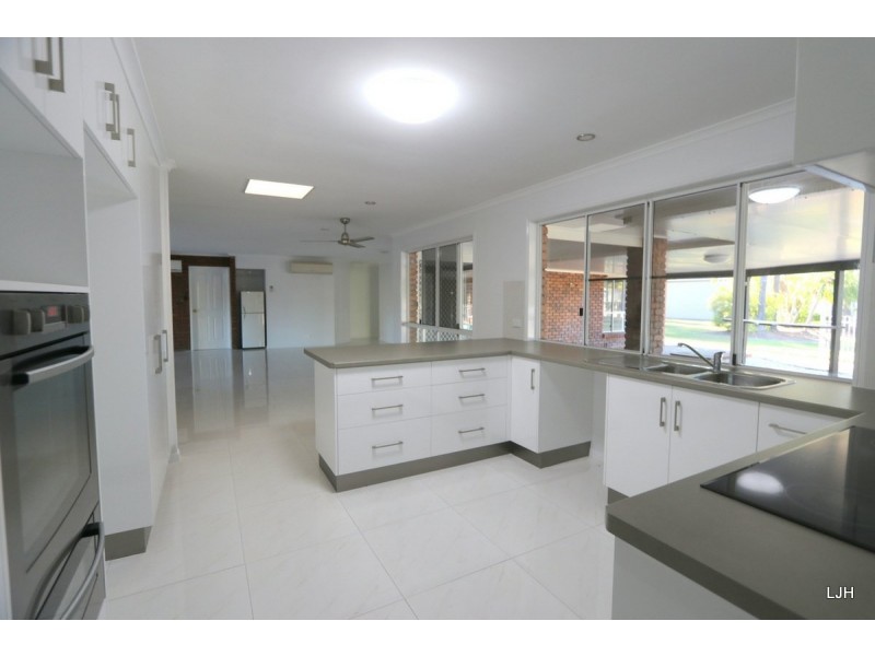 12 Cunningham Drive, Emerald QLD 4720