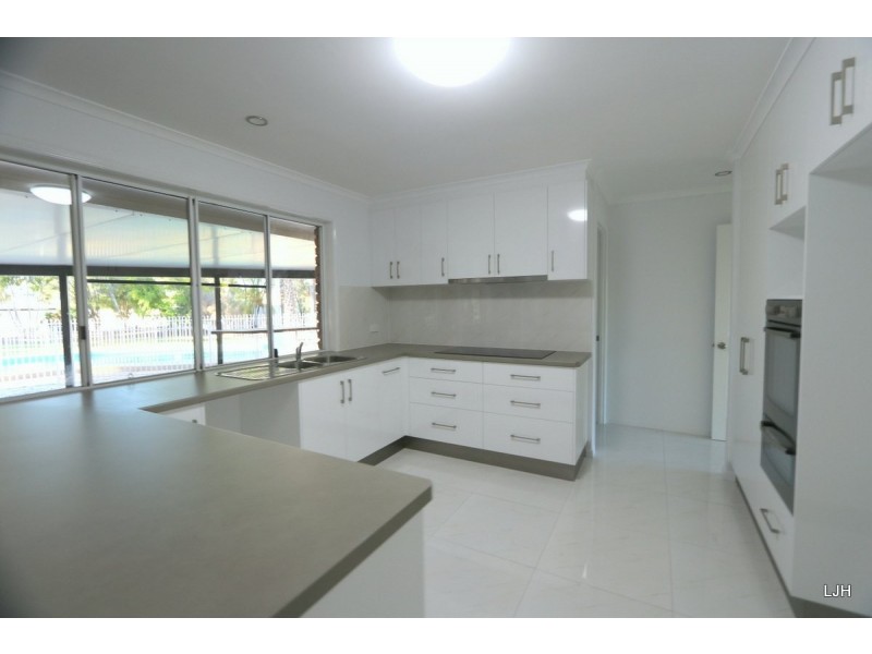 12 Cunningham Drive, Emerald QLD 4720