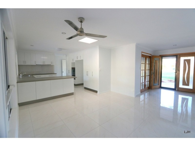 12 Cunningham Drive, Emerald QLD 4720