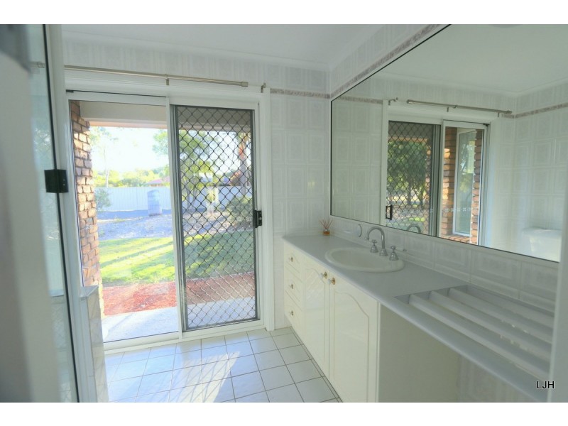 12 Cunningham Drive, Emerald QLD 4720