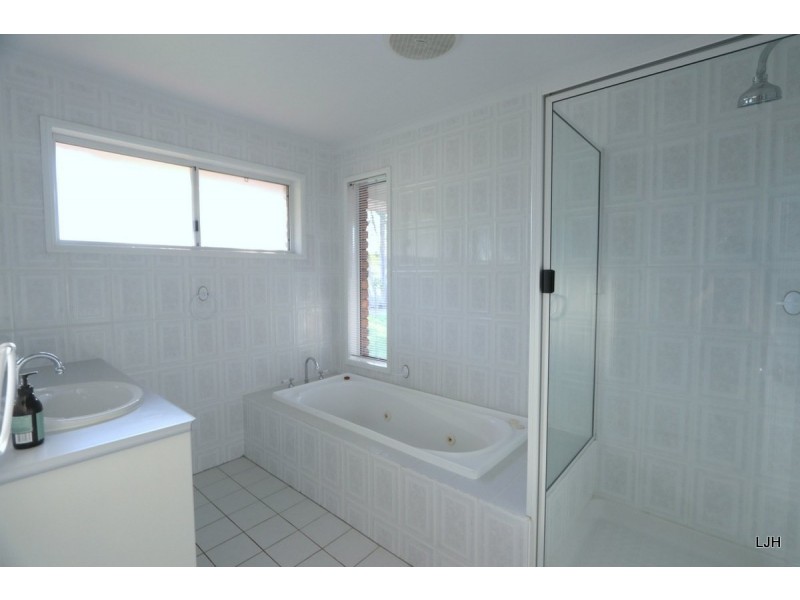 12 Cunningham Drive, Emerald QLD 4720