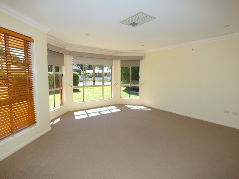 63 Crinum Crescent, Emerald QLD 4720