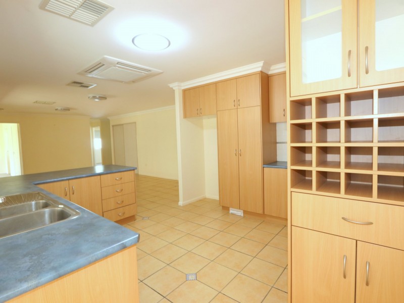 63 Crinum Crescent, Emerald QLD 4720