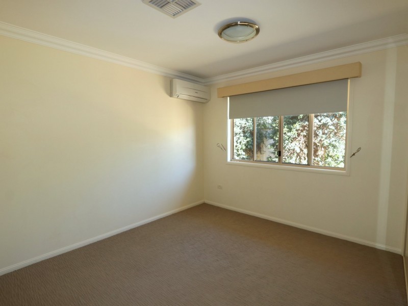 63 Crinum Crescent, Emerald QLD 4720