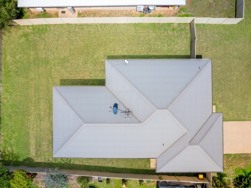 20 Lakeside Drive, Emerald QLD 4720