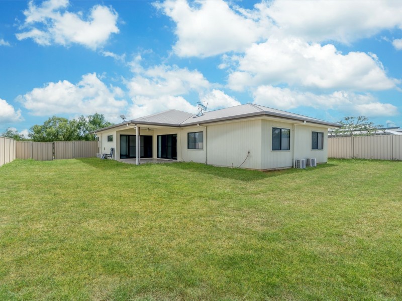 20 Lakeside Drive, Emerald QLD 4720