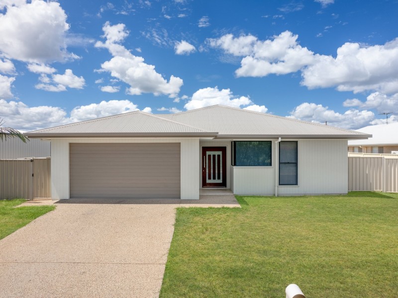 20 Lakeside Drive, Emerald QLD 4720